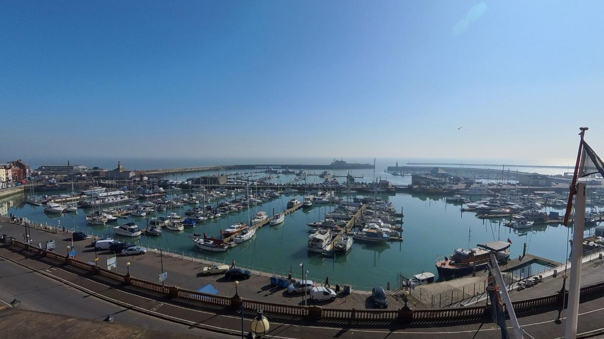 Royal Temple Yacht Club Hotell Ramsgate Exteriör bild