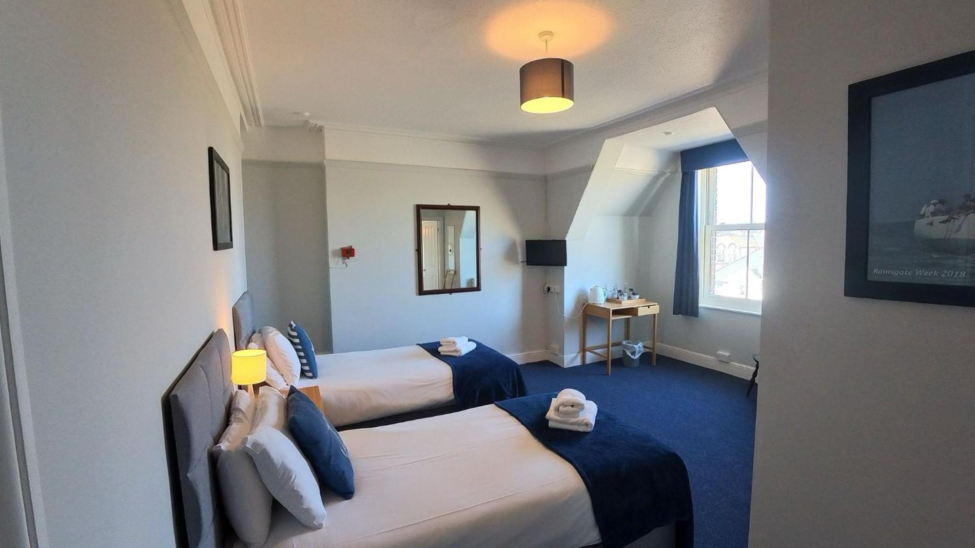 Royal Temple Yacht Club Hotell Ramsgate Exteriör bild