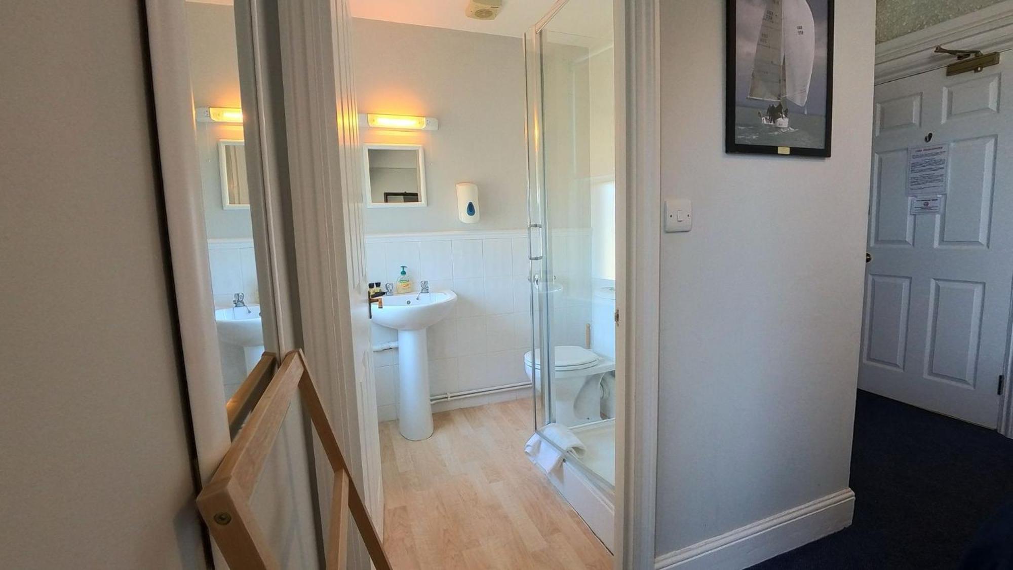 Royal Temple Yacht Club Hotell Ramsgate Exteriör bild